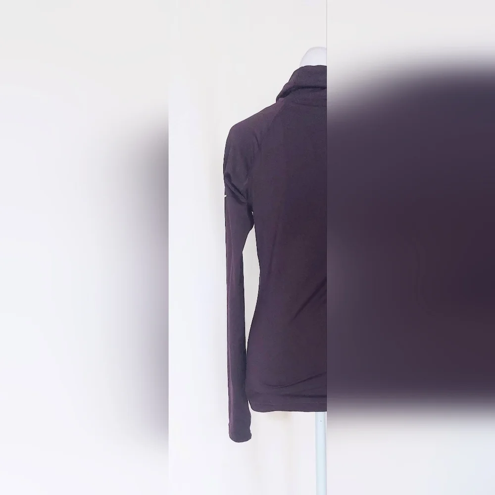 Nike Pro Drifit Small Athletic Run Base Layer Purple Mock Turtleneck Top Purple